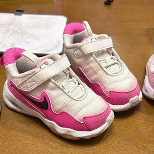 Nike Kids Sneakers - Pink and Cream
